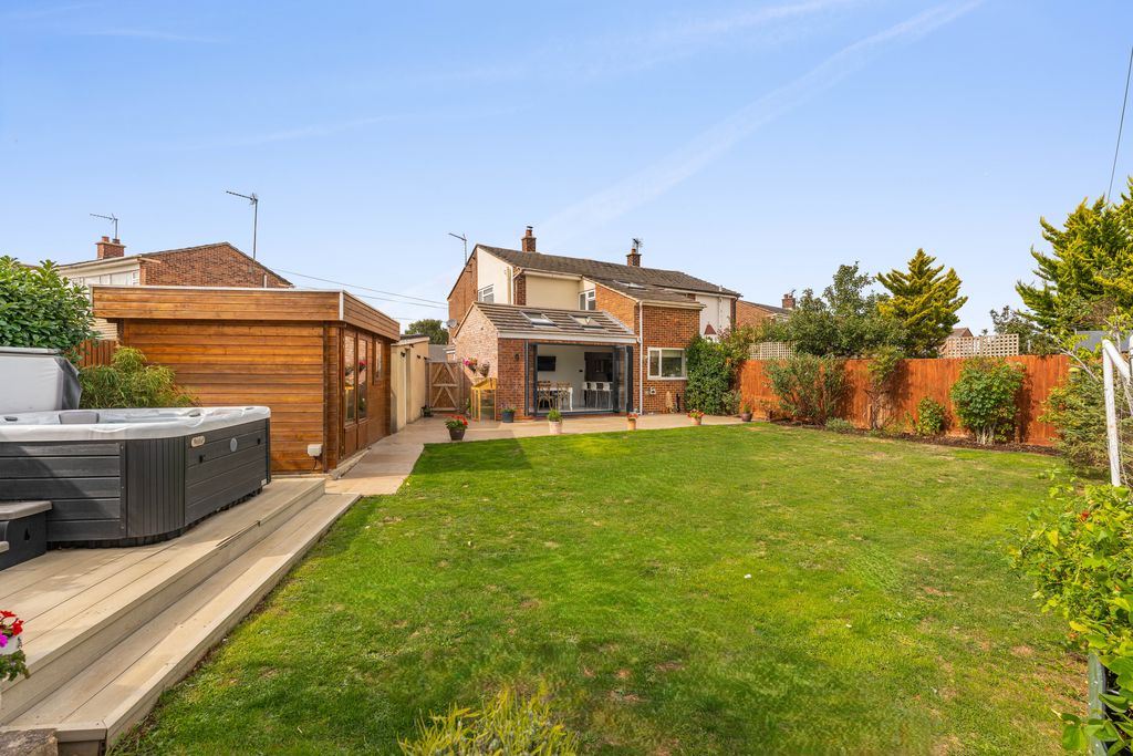 Newcombe Close Milcombe